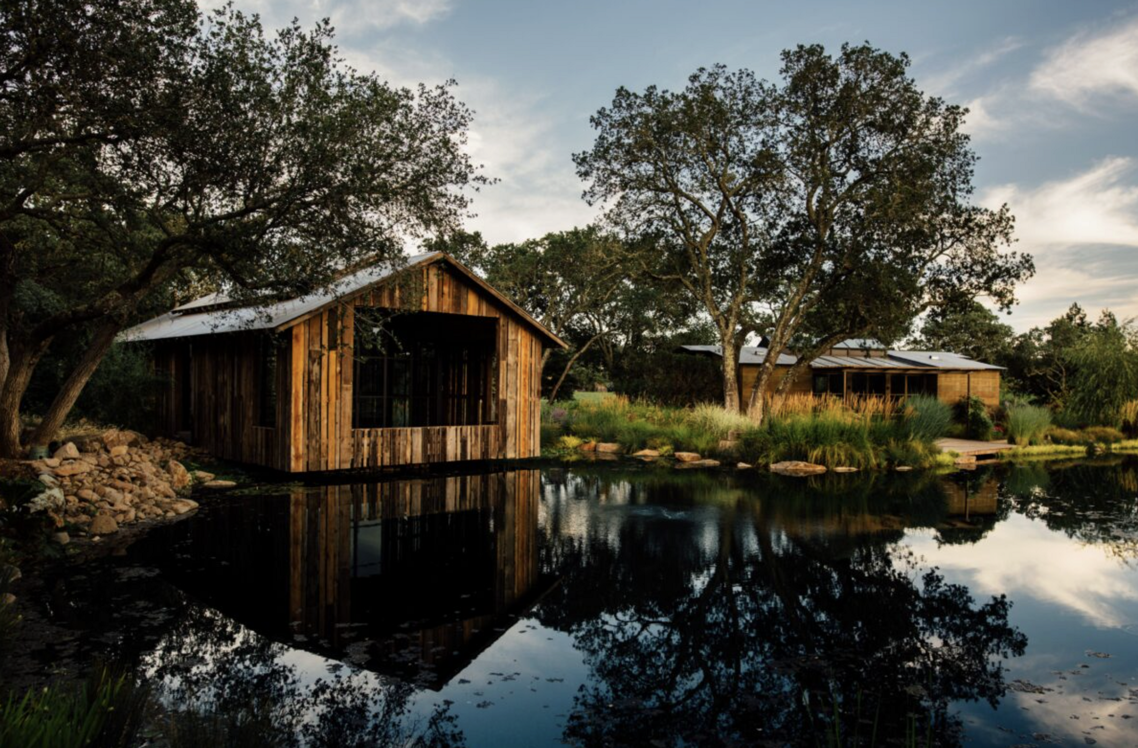 liste des domaines viticoles qui appartiennent au groupe de luxe chanel