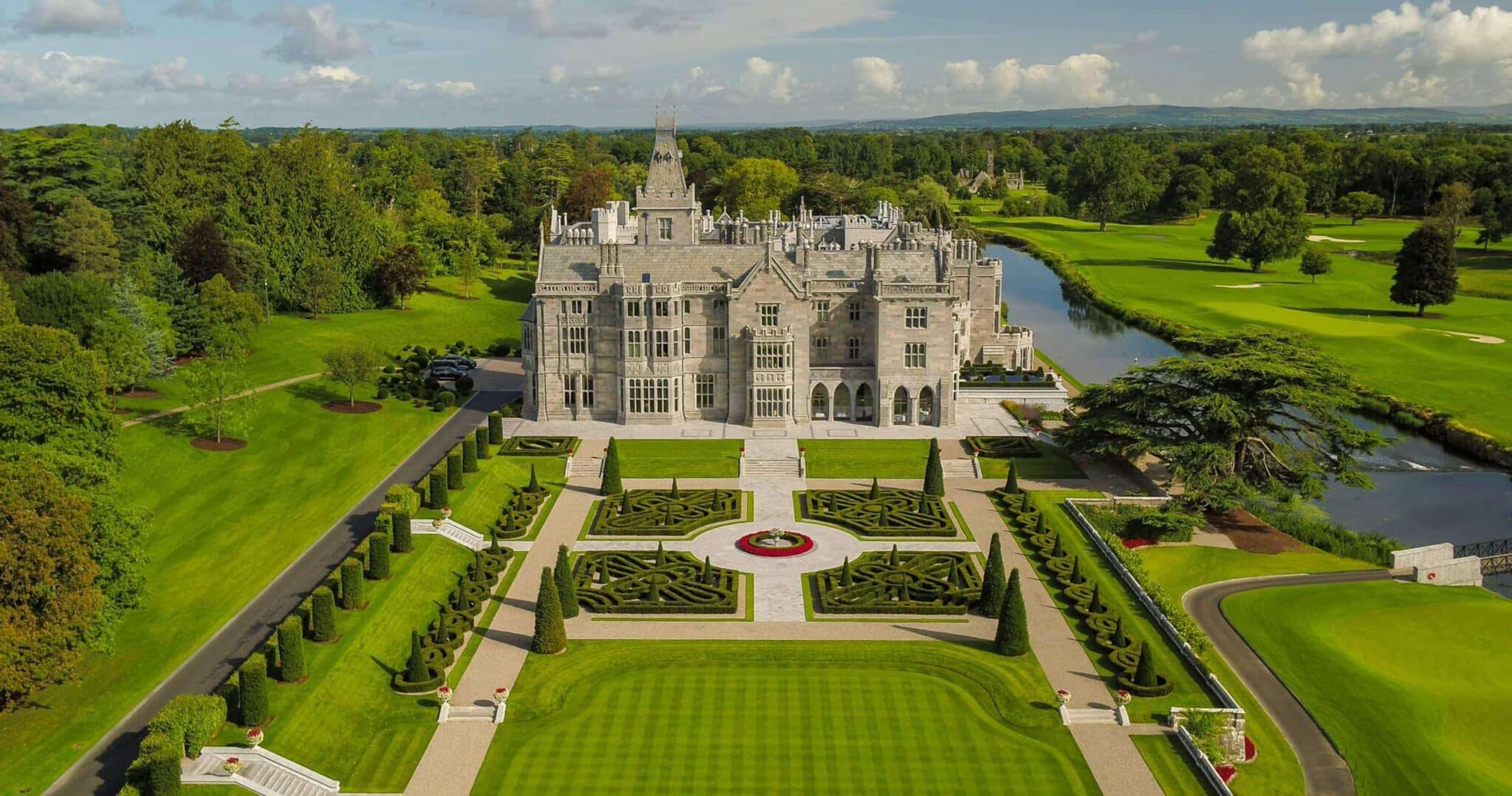 hotel chateau voyage tendance pinterest 2025 été