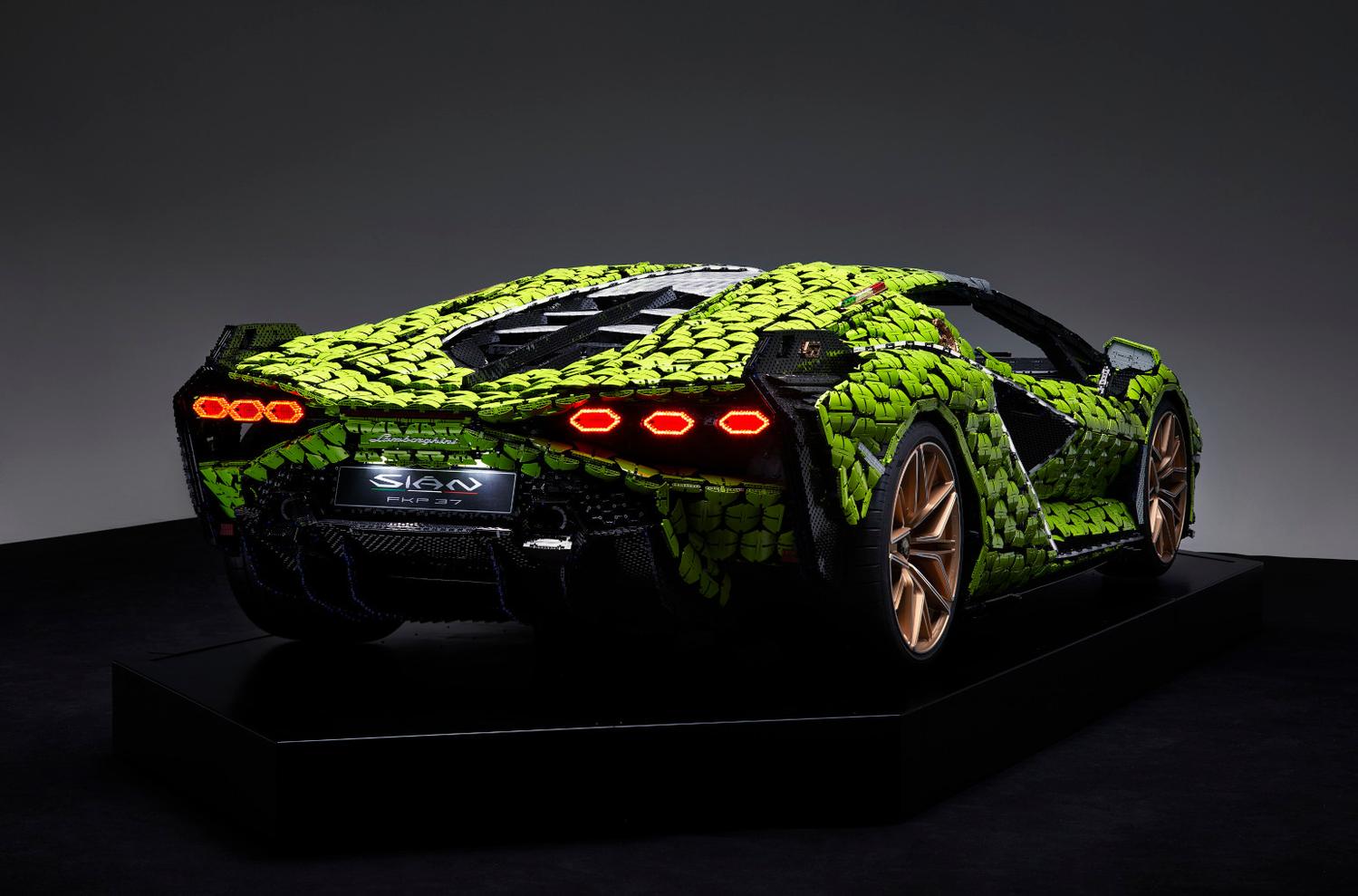 ©Lamborghini x Lego