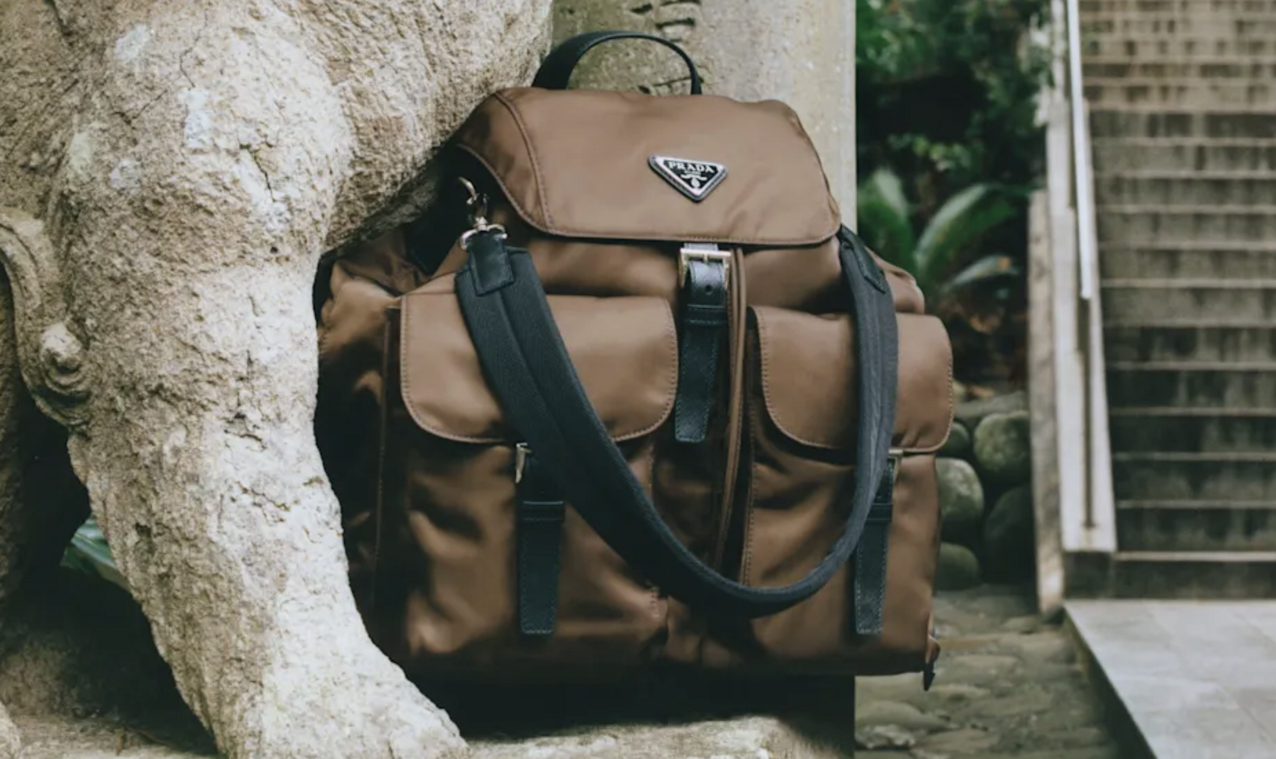 prada sac &agrave; dos en re-nylon durable