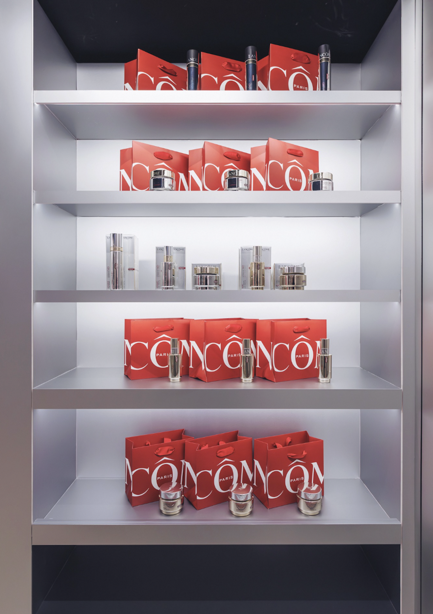 nouveaux produits anti-age et longevité de lancome, disponibles au flagship des champs elysees