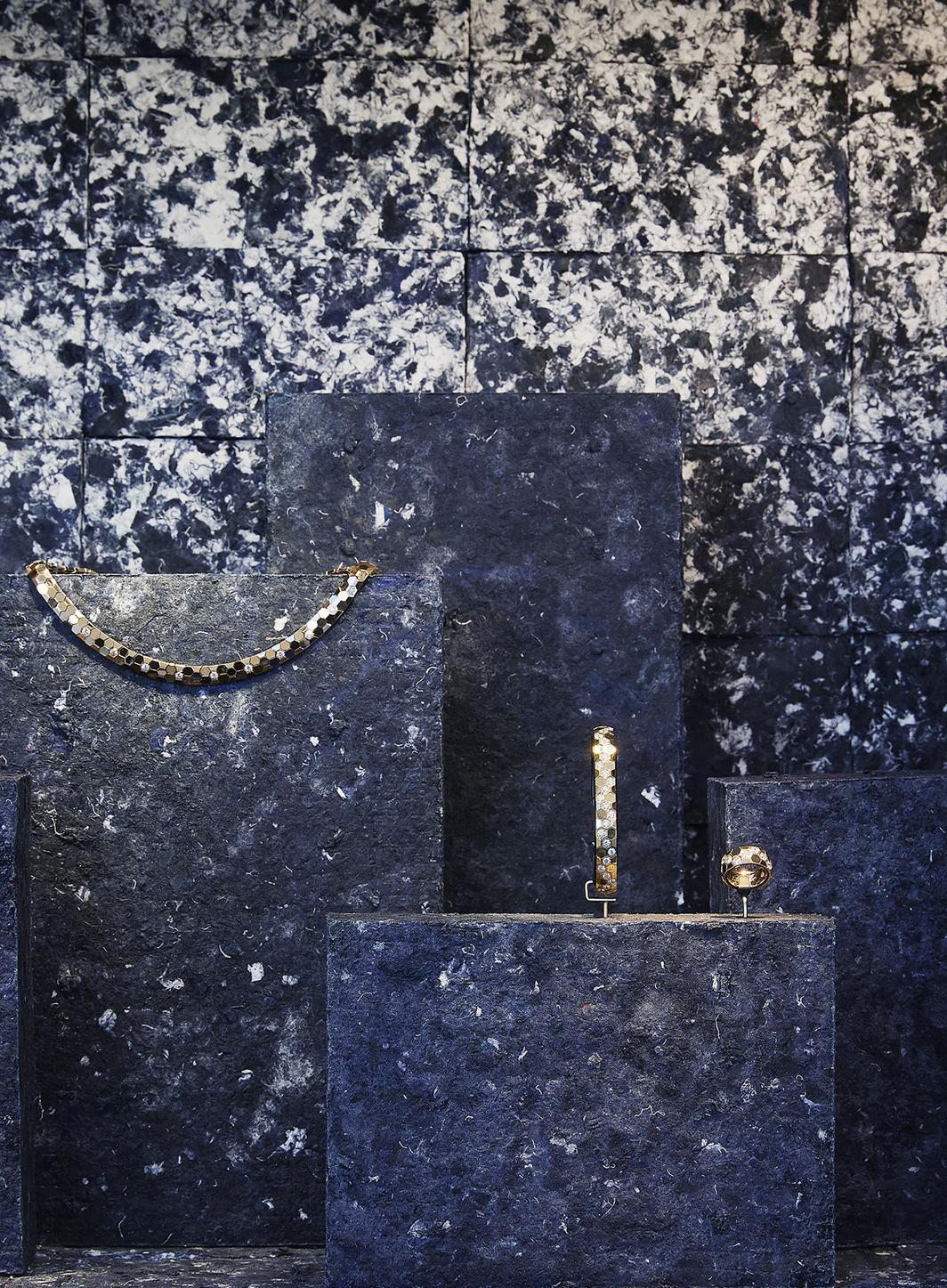 Luxe durable : Chaumet recycle ses uniformes dans une mise en scène inédite