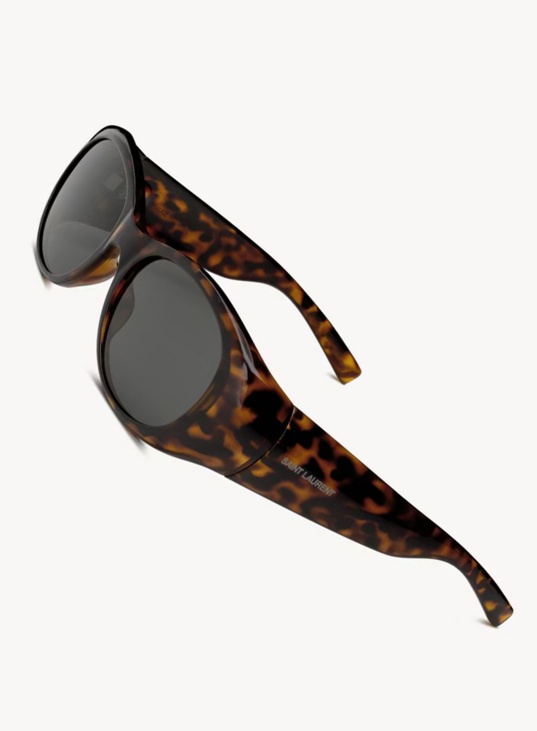 Kering Eyewear entre au capital de deux fabricants de lunettes italiens