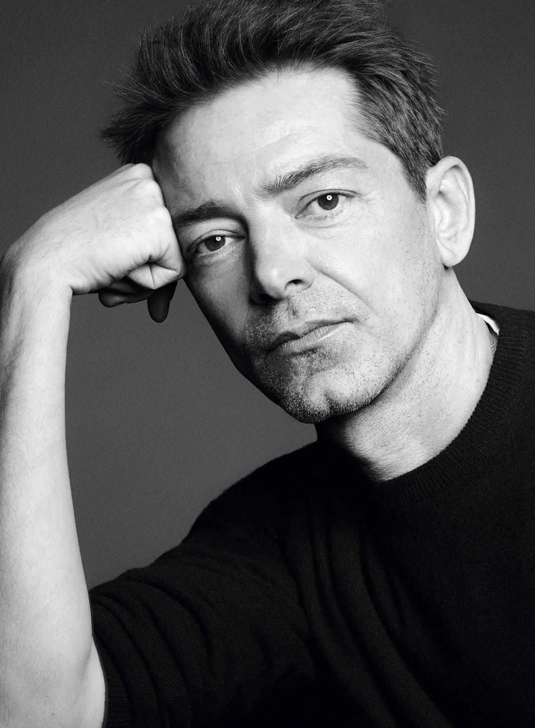 Versace officialise l’arrivée de Pieter Mulier à sa direction artistique