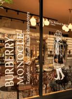 À Paris, Burberry s'invite dans la boutique-café de Monocle