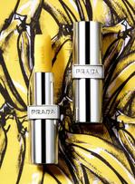 Prada Balm Banana Yellow - Quand Prada transpose son héritage graphique à la beauté