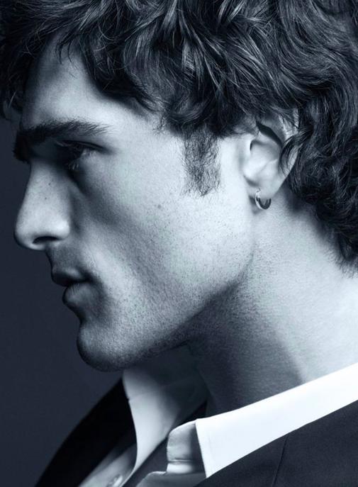 Chanel choisit Jacob Elordi comme nouveau visage de son parfum Bleu