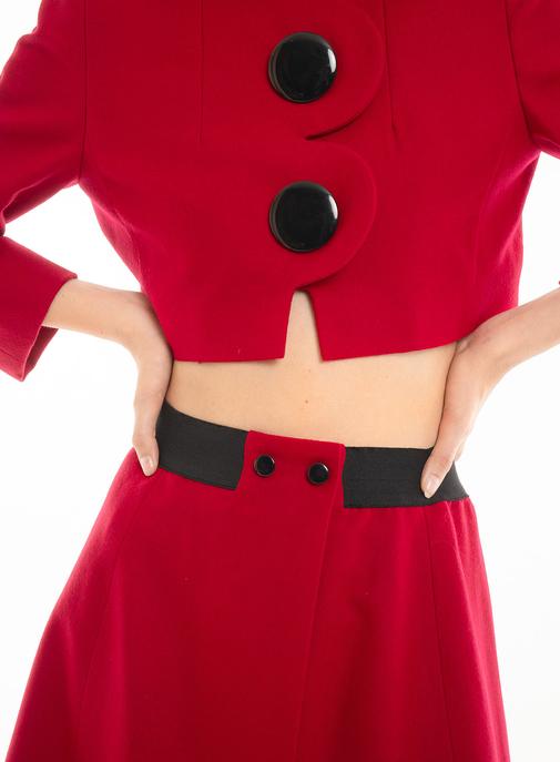 75 ans après sa création, cette Maison de couture franchit le pas du e-commerce