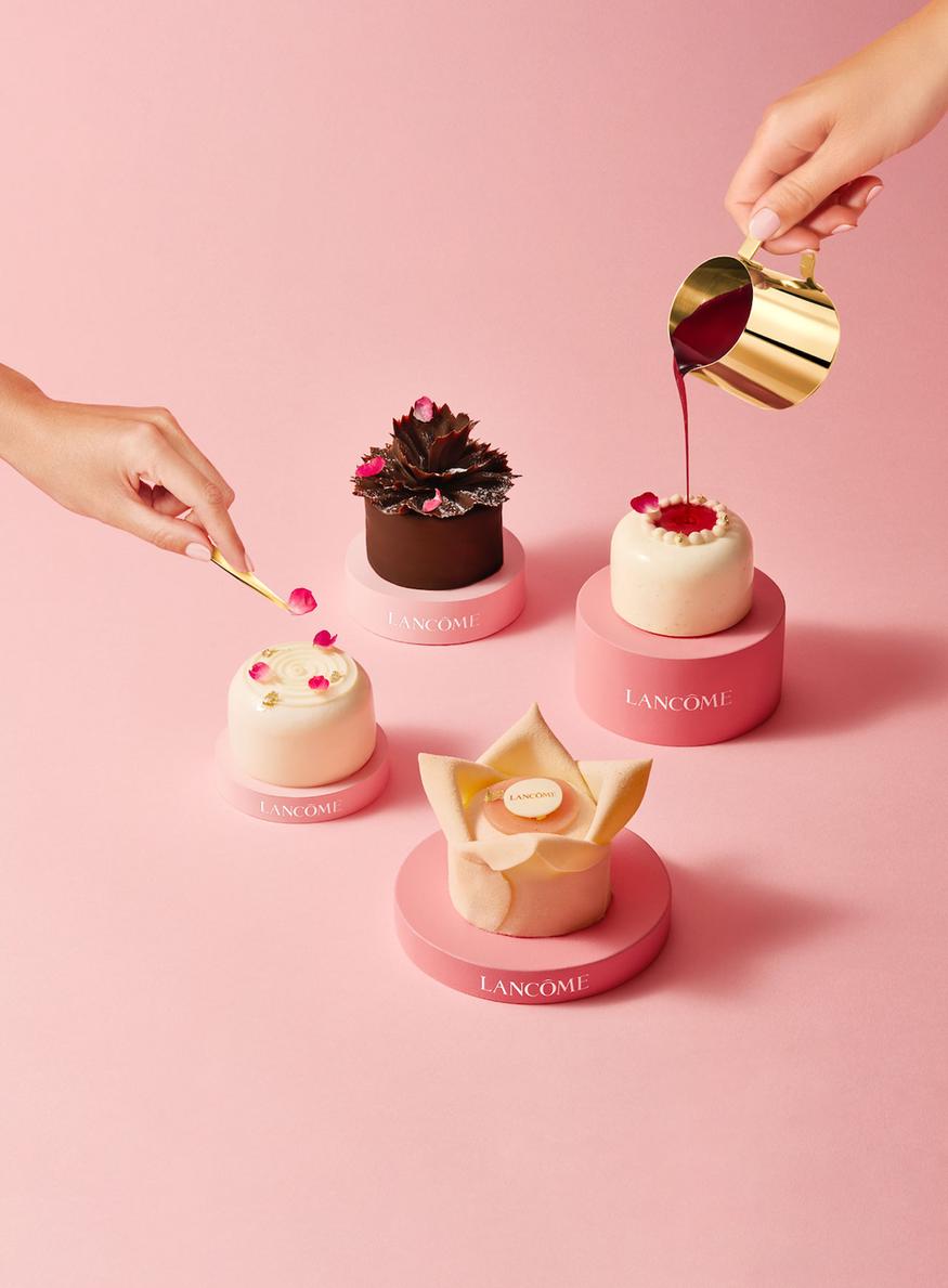 Nouvelle carte du café de la rose lancôme sur les champs elysées, bûche de noel