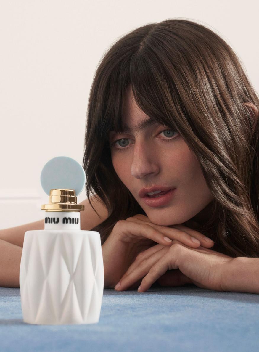 La chanteuse Marguerite est la nouvelle ambassadrice des parfums Miu Miu pour la France