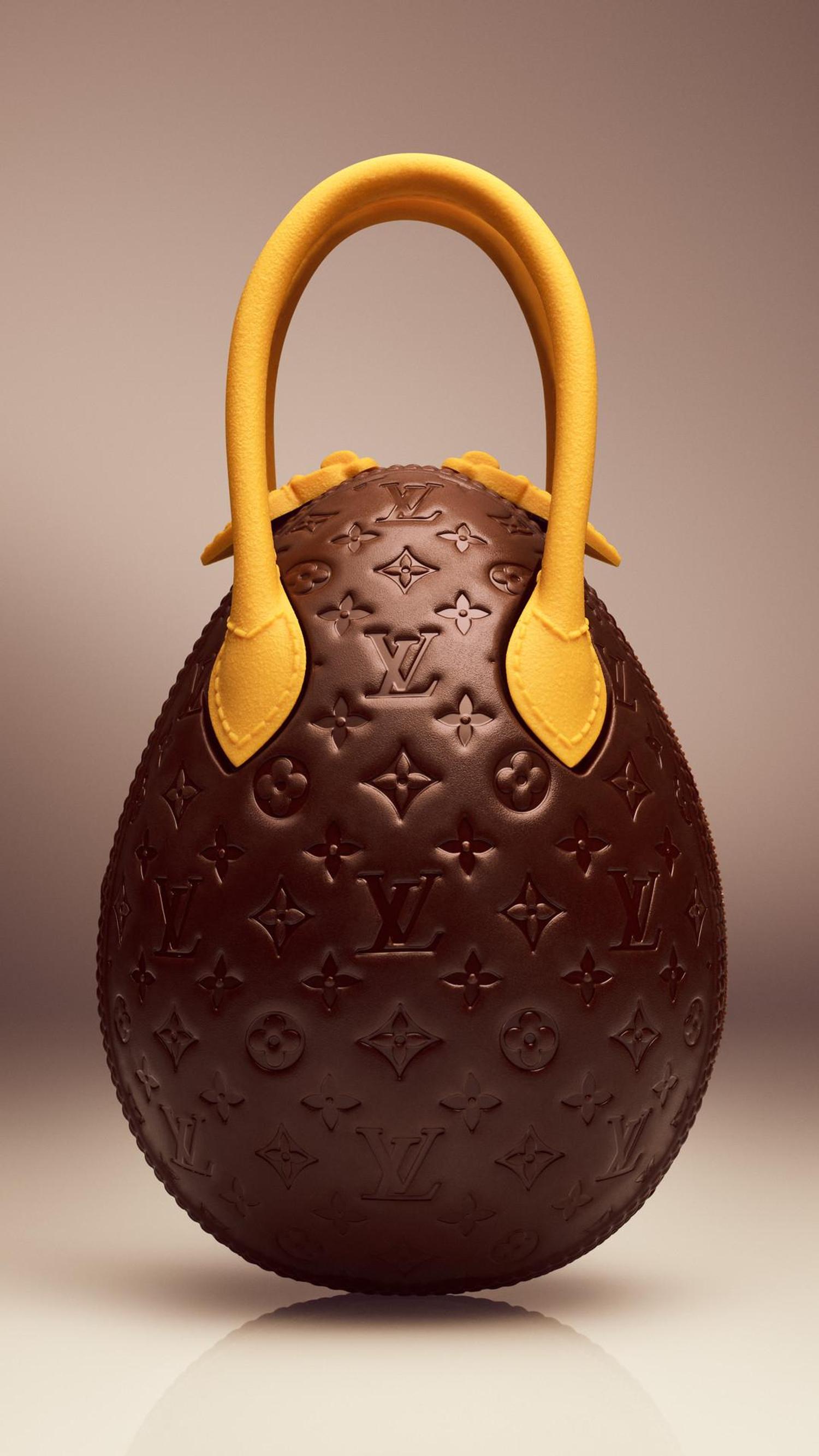 Le sac de luxe "Chocolate Egg Bag" de Louis Vuitton en chocolat bicolore, inspiré du défilé 2019 de Nicolas Ghesquière.
