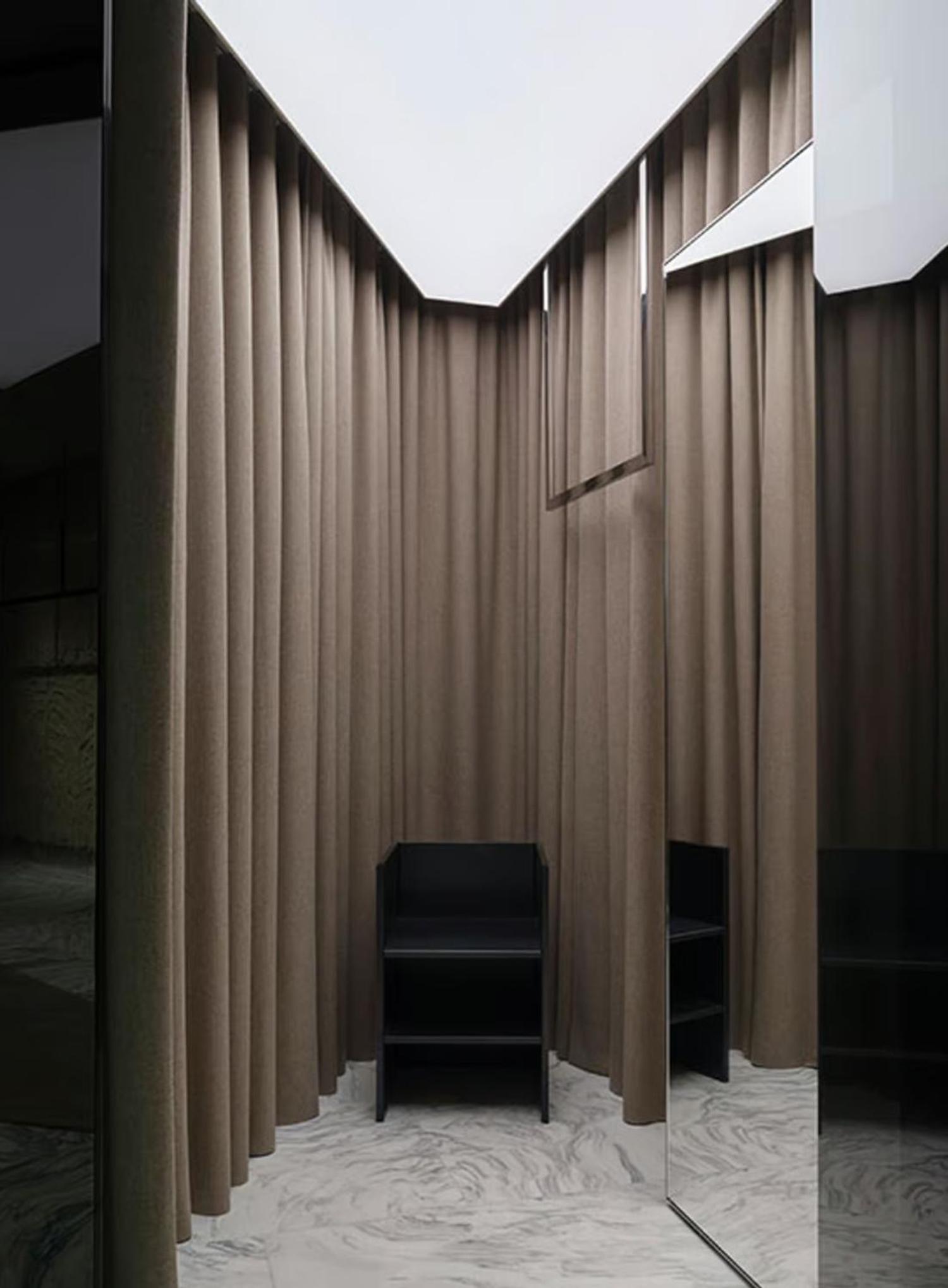 saint laurent boutique paris